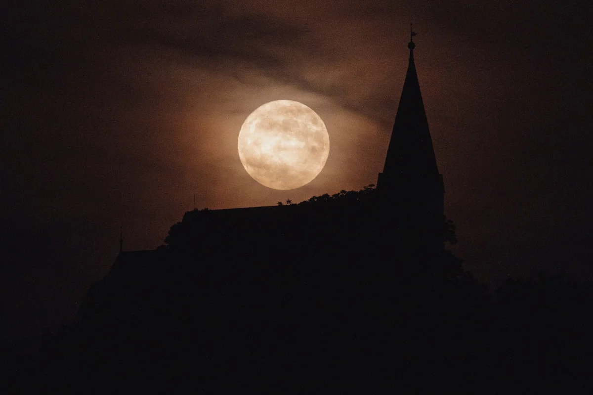 Lua de Morango em Kechnec Lua de Morango em Kechnec