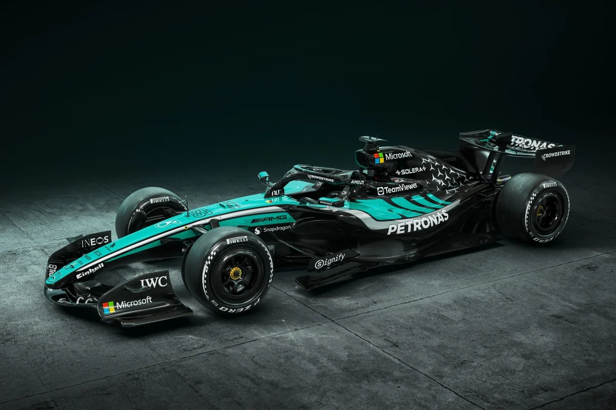 Fórmula 1: Mercedes ganha pintura especial para o GP do Bahrein na Malásia - imagem 3 Fórmula 1: Mercedes ganha pintura especial para o GP do Bahrein na Malásia - imagem 3