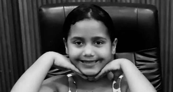 menina sorrindo