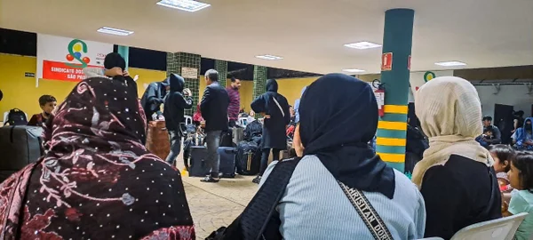 Refugiados estão bem e saudáveis, diz prefeitura de Praia Grande