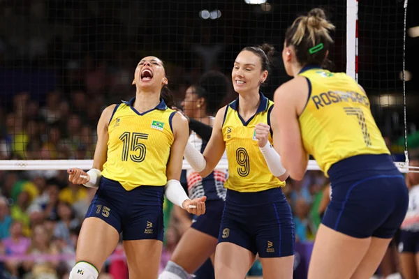 Imagem colorida de seleção feminina de volei do Brasil - Metrópoles