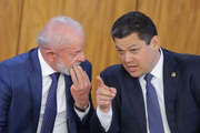 Presidente Luiz Inácio Lula da Silva (PT) e o presidente do Senado, Davi Alcolumbre (União-AP)