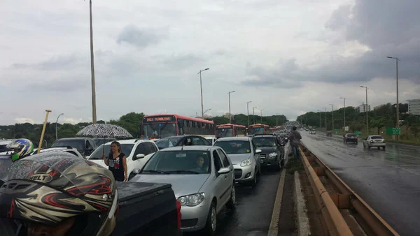 Motorista estaciona na Rodoviária para tomar café e fica sem o carro