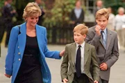 O amor pelos filhos, William e Harry, impediu Lady Di de cometer suicídio O amor pelos filhos, William e Harry, impediu Lady Di de cometer suicídio