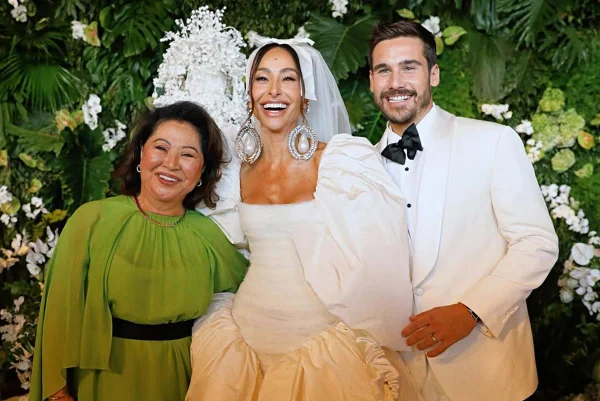 Foto colorida do casamento de Sabrina Sato - Metrópoles