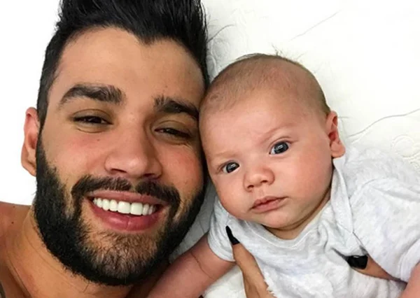 Gusttavo Lima dá lição em fã que fez brincadeira com seu filho
