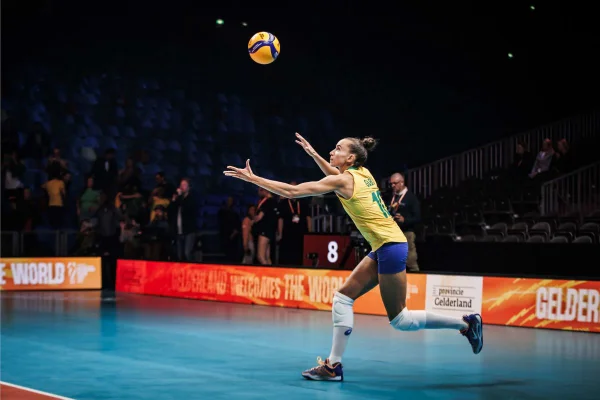 Brasil atropela a Argentina e segue 100% no Mundial de Vôlei feminino