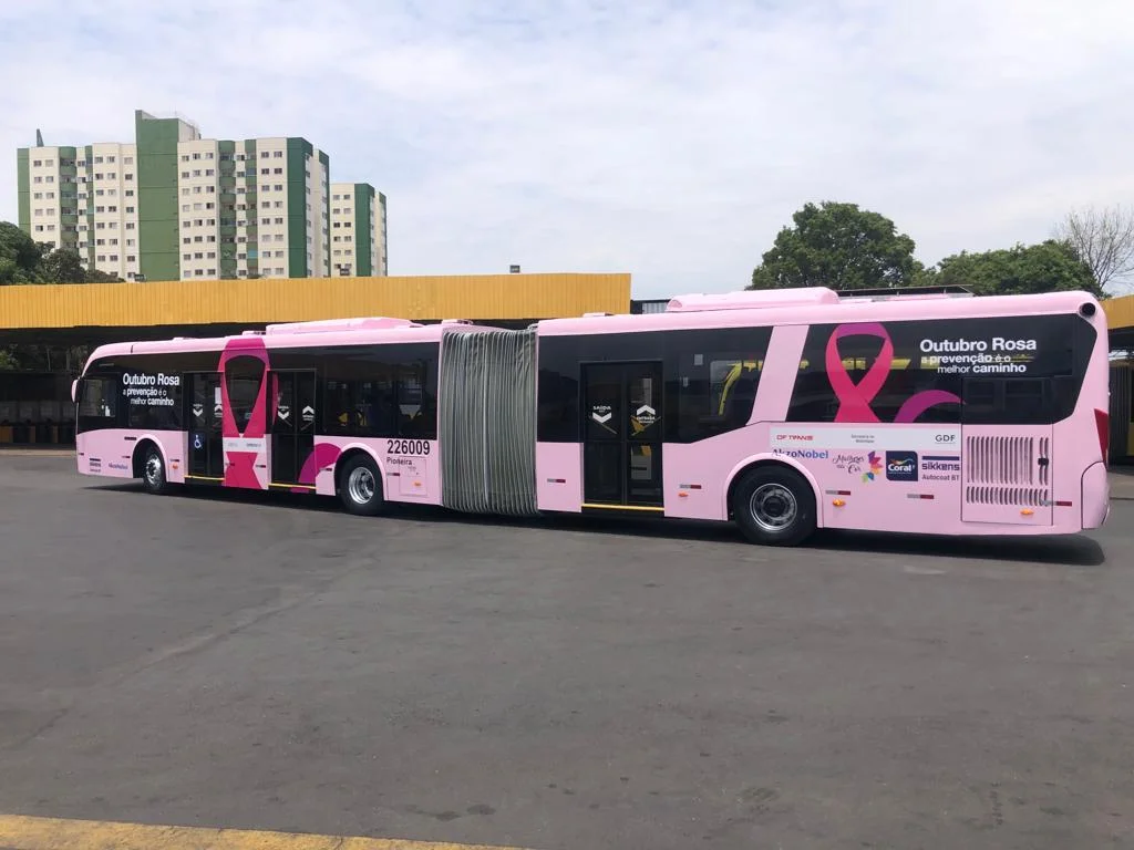 Segundo a companhia de transporte público, a iniciativa tem como objetivo "chamar a atenção dos brasilienses, em especial das mulheres, para a importância do autoexame como forma de prevenção ao câncer de mama" Segundo a companhia de transporte público, a iniciativa tem como objetivo "chamar a atenção dos brasilienses, em especial das mulheres, para a importância do autoexame como forma de prevenção ao câncer de mama"