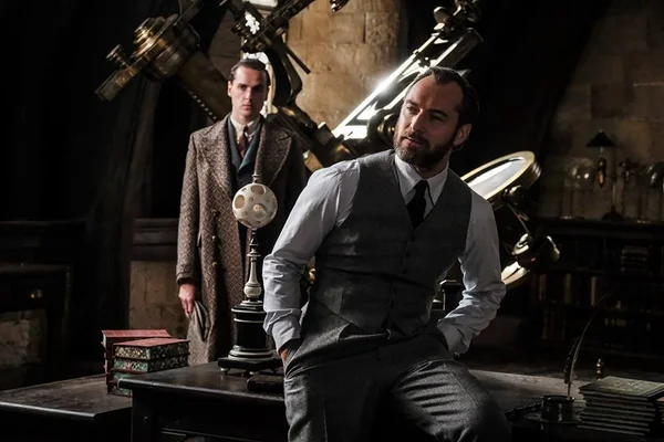 Jovem Dumbledore é apresentado em trailer de Os Crimes de Grindelwald