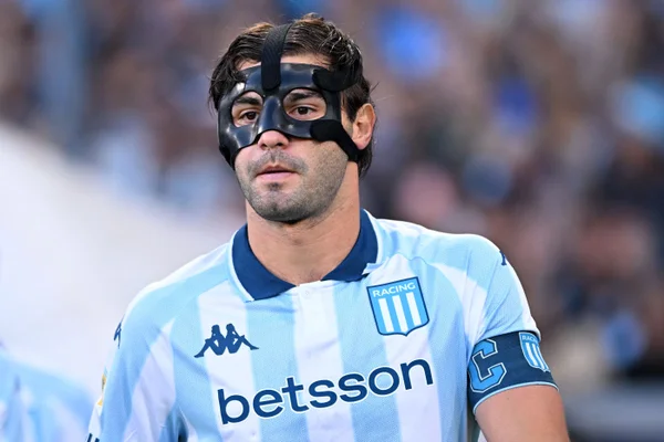 Argentino que lesionou Pedro chuta rosto de adversário em jogo