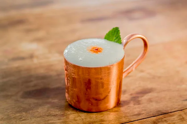 Febre do momento nos bares de Brasília: conheça o drink Moscow Mule