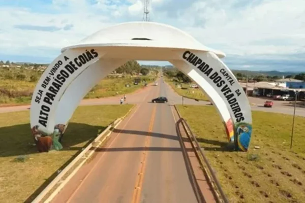 Prefeitura de Alto Paraíso abre concurso com salário de até R$ 6 mil