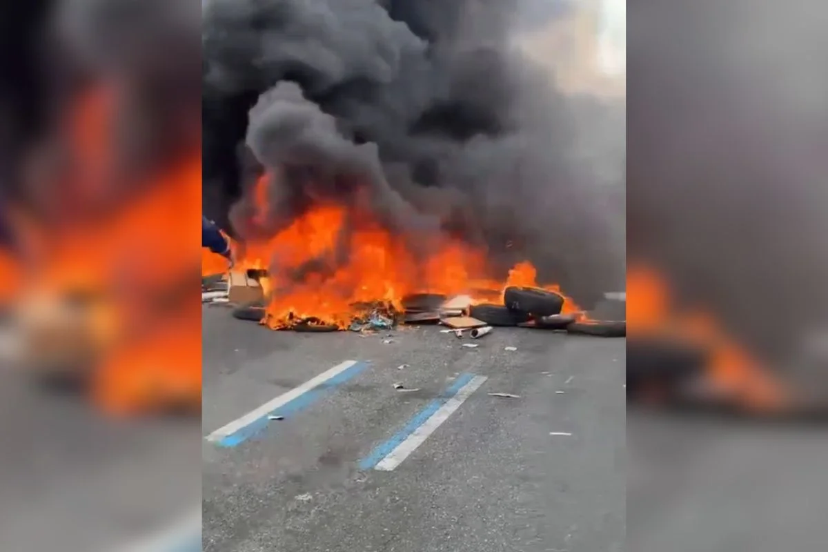 Populares protestam em São Paulo após abordagem da PM que terminou em morte de pastor Populares protestam em São Paulo após abordagem da PM que terminou em morte de pastor