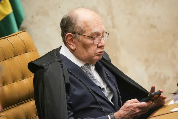 Gilmar pede vista e suspende julgamento sobre flexibilização da Lei da Ficha Limpa