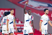 Nuno Mendes abriu o placar do jogo em bela cobrança de falta