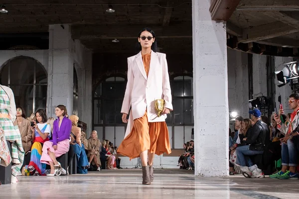 Cinco formas de apostar no blazer na primavera de 2019