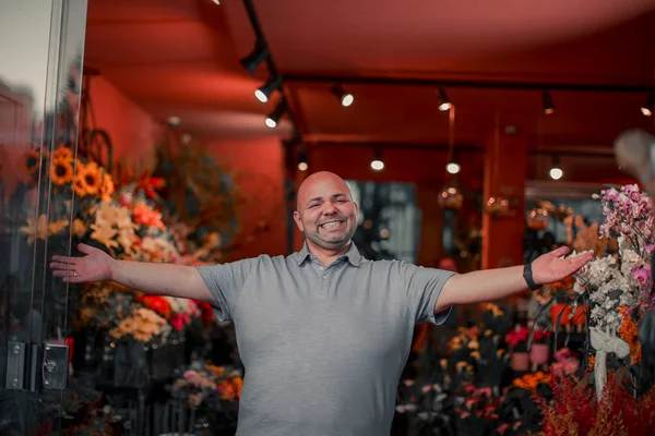Rodrigo Resende inaugura endereço da boutique Magia das Flores