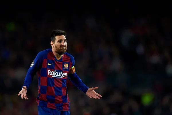 Barcelona garante liderança ao bater Borussia com show de Messi