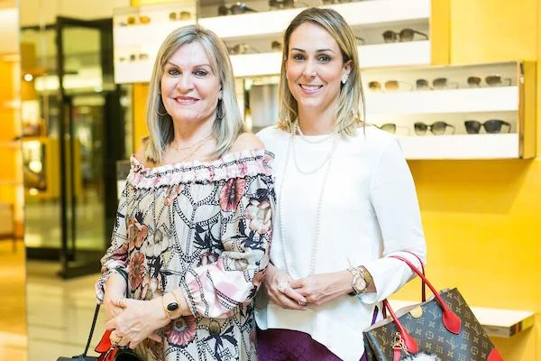 Mirtes e Liliane Carvalho Mirtes e Liliane Carvalho