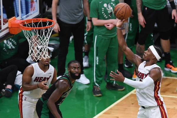 Em noite histórica de Jimmy Butler, Heat força jogo 7 com Celtics