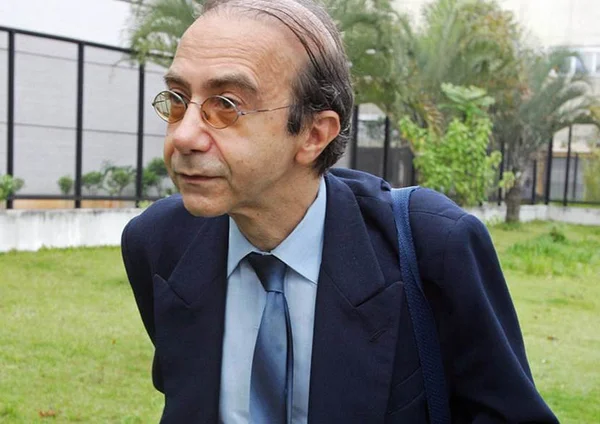 Ex-médico Farah Jorge Farah é encontrado morto e vestido de mulher