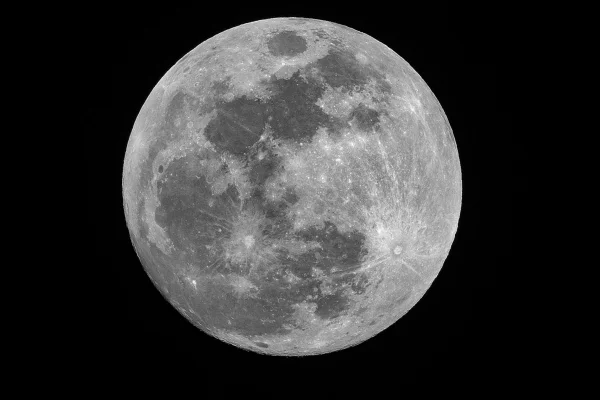 Imagem colorida mostra a Lua - Metrópoles