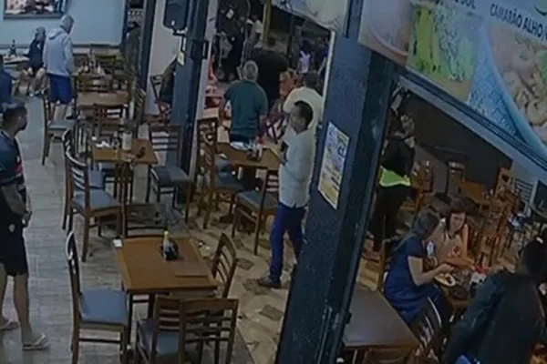 imagem da câmera de segurança que mostra o salvamento