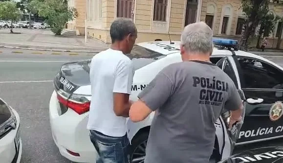Vídeo: homem acusado de esfaquear ex-companheira é preso em Niterói
