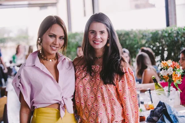 Geisy Arruda faz ensaio com candidato a Mister Distrito Federal