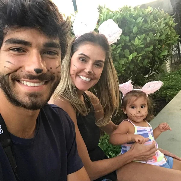 Deborah Secco posta vídeo da filha aprendendo os numerais - destaque galeria