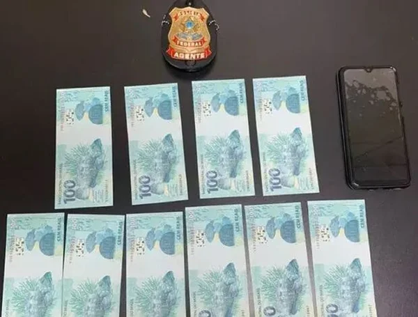 Homem tenta enviar notas falsas de R$ 100 pelos Correios e acaba preso