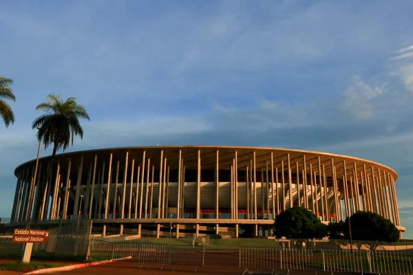 Empreiteira que construiu o Mané Garrincha pagou propina para conseguir obras da Copa do Mundo