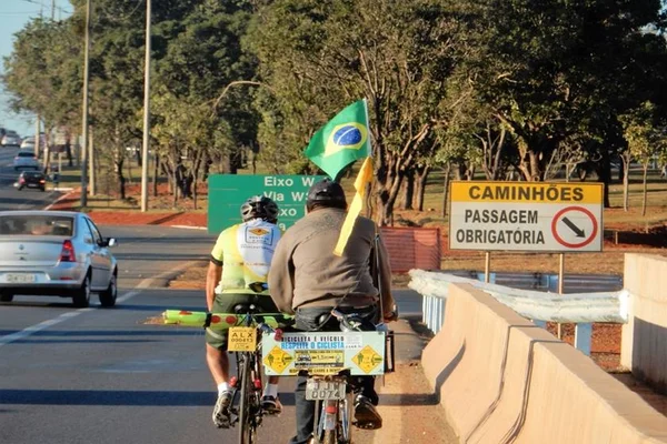 Contran desiste de multar pedestres e ciclistas por infrações
