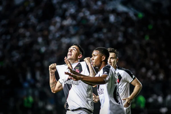 Antes de jogão no DF, Vasco enfrenta o Flamengo no Maracanã