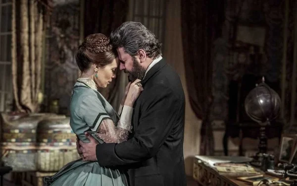 Selton Mello e Mariana Ximenes em Nos tempos do Imperador