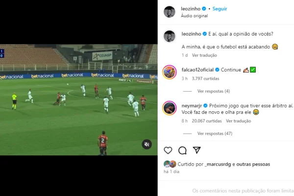 Imagem colorida de print com lance de jogadores de futebol no instagram - Metrópoles