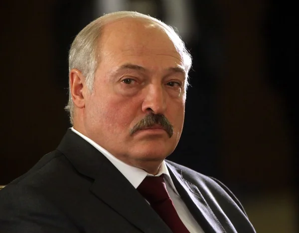 Lukashenko diz que Belarus pode “ensinar a proteger direitos humanos”