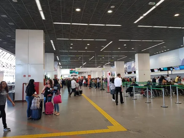 Aeroporto de Brasília tem combustível só até o fim da tarde de quinta