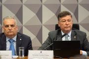 O senador Carlos Viana (Podemos-MG) foi eleito presidente da CPMI, e ele definiu o deputado Alfredo Gaspar (União Brasil-AL) como relator