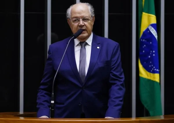 Imagem colorida de Luiz Carlos Hauly