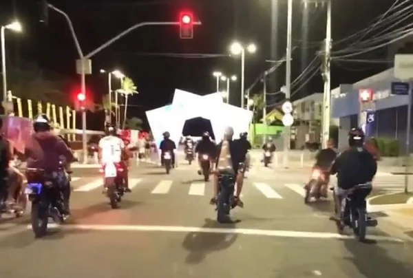 Veja: motociclistas fazem “rolezinho” na madrugada em João Pessoa