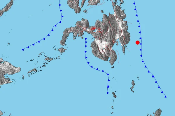 Terremoto de magnitude 7,6 atinge Filipinas e gera alerta de tsunami
