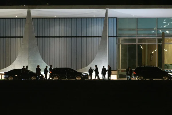 Em jantar de 3h, Lula nega atrito com Galípolo e ouve apelos na área fiscal - destaque galeria
