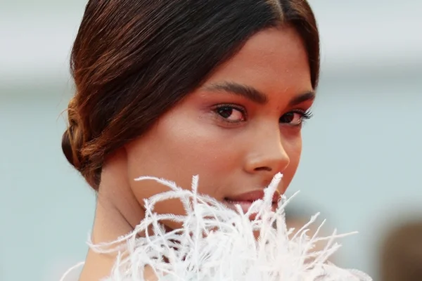Confira os looks incríveis das celebridades no Festival de Veneza 2017