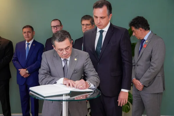 Rodrigo Pacheco toma posse como ministro do TCU