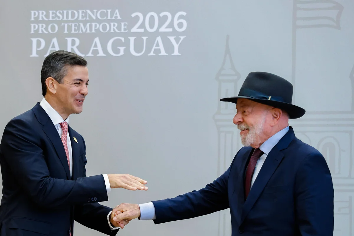 Presidente Lula é recebido na Cúpula de chefes de Estado, no Paraguai Presidente Lula é recebido na Cúpula de chefes de Estado, no Paraguai
