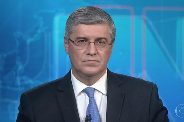 Apresentador da Globo responde após ser chamado de “imbecil”