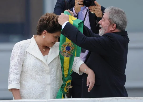 Broche da faixa presidencial foi encontrado, informa Planalto
