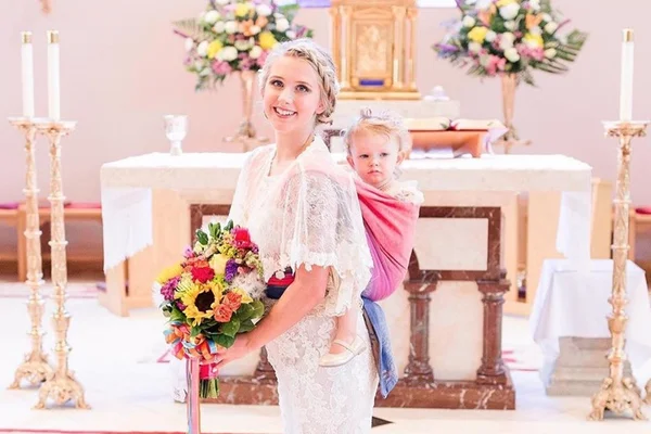Noiva faz surpresa em casamento e web não aguenta de tanta fofura