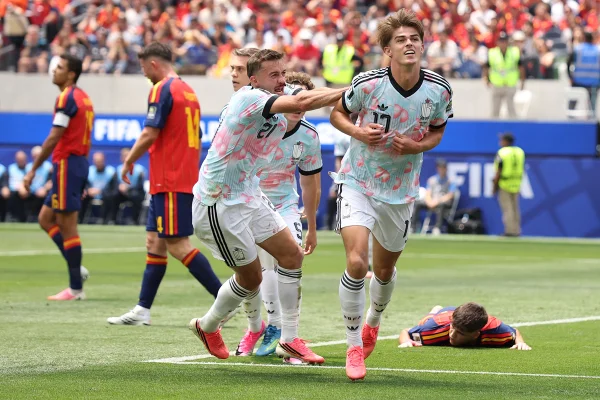 De Ketelaere marca e Bélgica empata contra a Espanha na Copa; siga